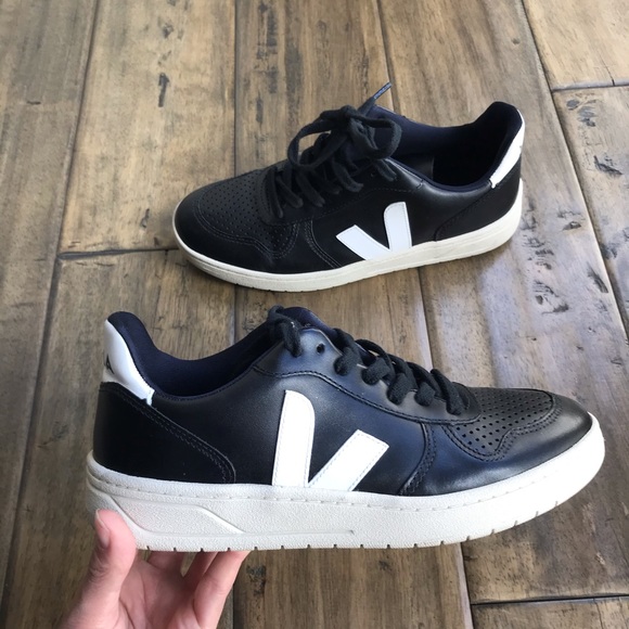 veja esplar leather black pierre